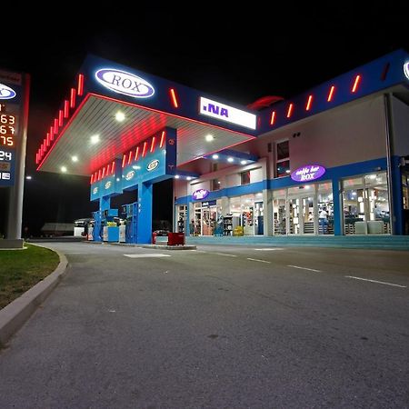 Rox Motel Modrica Екстериор снимка